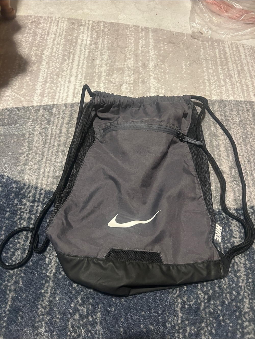 Nike Black and White Men’s Drawstring Backpack